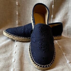 TALBOTS IZZY EYELET ESPADRILLES Dark Blue Embroidered Loafers